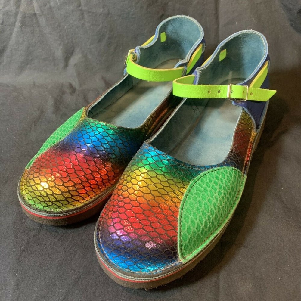 Soletech Shoes Womens 10 Leather Strap Buckled Rainbow Iridescent Scales Pride